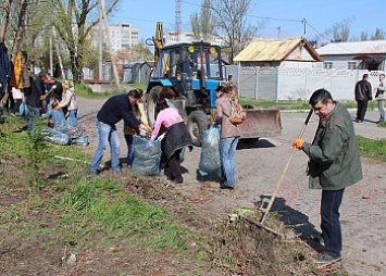 За выходные из Бердянска вывезли около 500 кубометров мусора