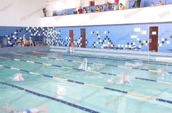 Воспитанники клуба «Азовец» определили лучших в соревнованиях по плаванью