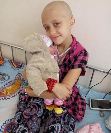 Чуда не произошло: юная поклонница Тины Кароль, за судьбу которой переживала вся Украина, умерла от рака