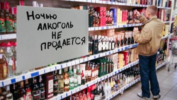 «Сухой закон» в столице: В Киевсовете довольны, а в магазинах рассказывают об уловках и скандалах