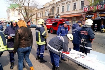 В центре Одессы 80 спасателей «потушили» цирк (ВИДЕО, ФОТО)