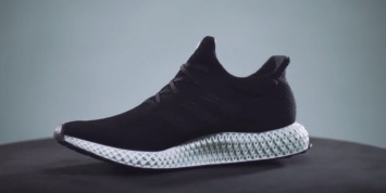 Adidas представила новую модель кроссовок с распечатанной на 3D-принтере подошвой