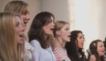 Почему пение в хоре помогает бороться с раком