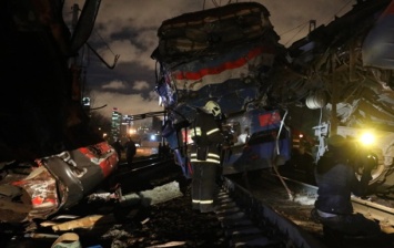 Электричка и поезд столкнулись в Москве