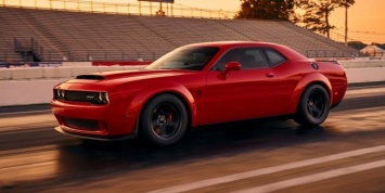 В сети рассекречено экстремальное купе Dodge Challenger SRT Demon