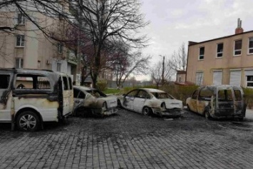 В Черноморске сгорели четыре автомобиля (фото)