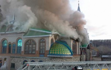 В Казани горит Храм всех религий. Один человек погиб