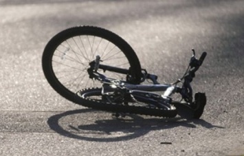 Полицейский, преследуя убийцу, сбил дедушку на велосипеде