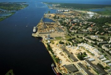 Рижский порт реконструирует терминал, от которого исходит неприятный запах