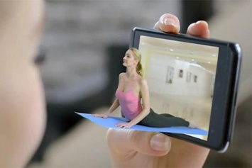 Samsung получила патент на голографический смартфон со сворачивающимся экраном