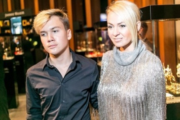 14-летний сын Яны Рудковской от Виктора Батурина строит карьеру певца (ФОТО)