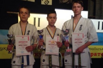 Криворожане стали призерами Всеукраинского чемпионата по киокушин каратэ