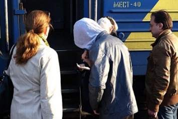 Мариупольский подросток, которому не могут поставить диагноз, отправился в Киев (ФОТО)