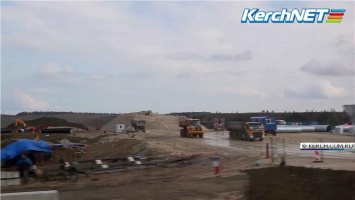 Для строительства автоподходов к Керченскому мосту привезли половину необходимого песка и щебня