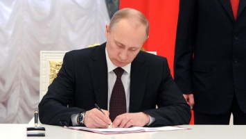 Владимир Путин отправил в отставку 12 высокопоставленных чиновников