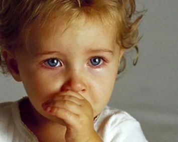 Плачущие дети сокращают доход родителей на 11% в час