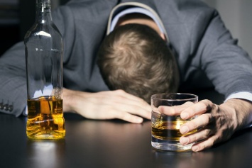 Ученые предупреждают: Спиртное вызывает изменения в мозгу