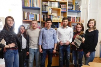"Квест для молодежи": в Николаеве студенты вспомнили историю и "прошли" Адмиральскую (ФОТО)