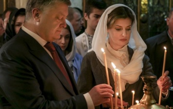 Президент с супругой молились за Украину