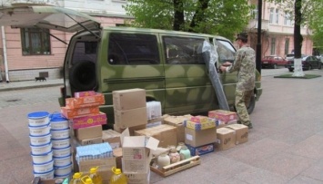 Из Черновцов на передовую отправят машину, которую подготовили волонтеры (фото)