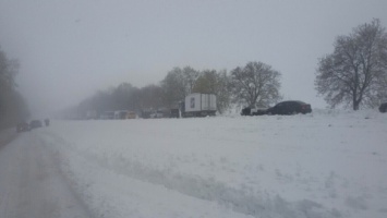 На Днепропетровщине скорая с роженицей прорывалась сквозь непогоду