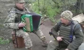 Бойцы АТО спели новый хит о Путине: видео
