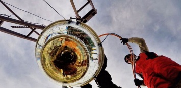 На Байкале ученые запустили подводный телескоп для отлова нейтрино