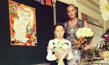 Анастасия Волочкова отвела дочку в новую школу