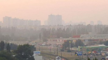 Киев снова затянуло едким дымом