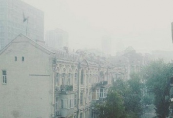 Киев «накрыло» едким дымом из-за лесных пожаров