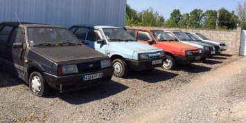 Во Франции нашли брошенный автосалон Lada с «девятками»
