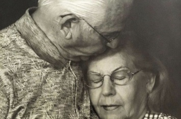 В США прожившие 69 лет в браке супруги умерли в один день