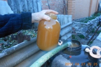 Сумчане жалуются на ржавую воду от «Водоканала» (ФОТО)