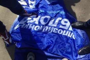 В Кривом Роге велосипедист снес палатку "Оппозиционного блока"