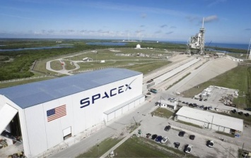 SpaceX запустила ракету Falcon 9 с разведывательным спутником