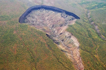 Спутники зафиксировали стремительное увеличение кратера в Сибири