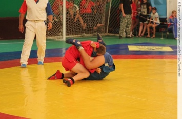 Юные крымчане завоевали шесть медалей на всероссийском турнире по самбо (ФОТО)
