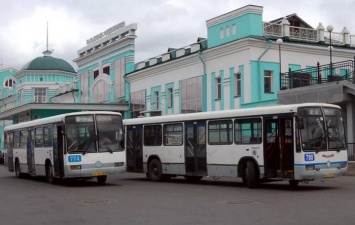 Власти Омска позвали владельцев айфонов в общественный транспорт