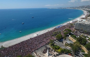 В море возле Ниццы нашли бомбу весом 250 кг