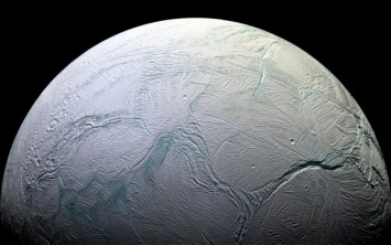 Ученые обнаружили признаки жизни на спутнике Сатурна