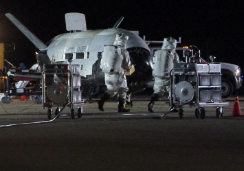 Американский космолет X-37B Orbital Test Vehicle успешно завершил двухлетнюю миссию