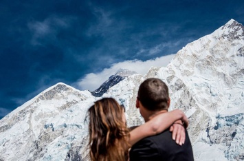 Пара из США сыграла свадьбу на Эвересте