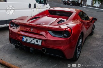 В Украине появился первый кабриолет Ferrari 488 Spider