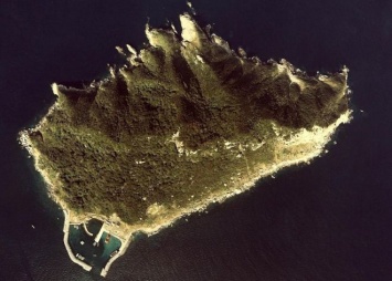 Японский остров, закрытый для женщин, рекомендовали взять под охрану ЮНЕСКО