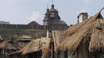 На Хортице вспыхнул пожар в музее "Запорожская Сечь" (фото)