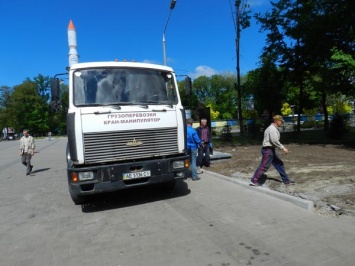 На Аллее Героев работа кипит и в День Победы