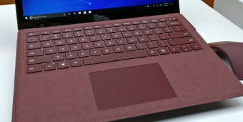 Microsoft призвала ухаживать за клавиатурой ноутбука Surface, как за дорогой сумкой