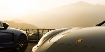 Марк Уэббер дразнит новой моделью от Porsche Exclusive
