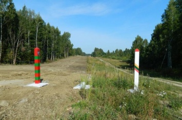 Литва отгораживается от РФ 45-километровым забором