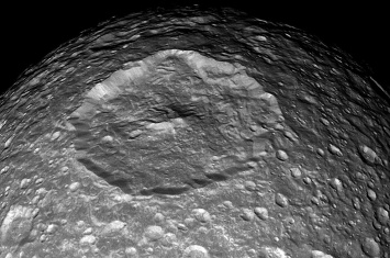 Спутник Сатурна Мимас ученые окрестили «Звездой смерти»